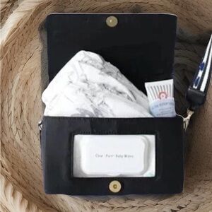 ToteSavvy Mini Crossbody Diaper Bag Changing Mat, Wipes Pocket Black NEW w Pouch